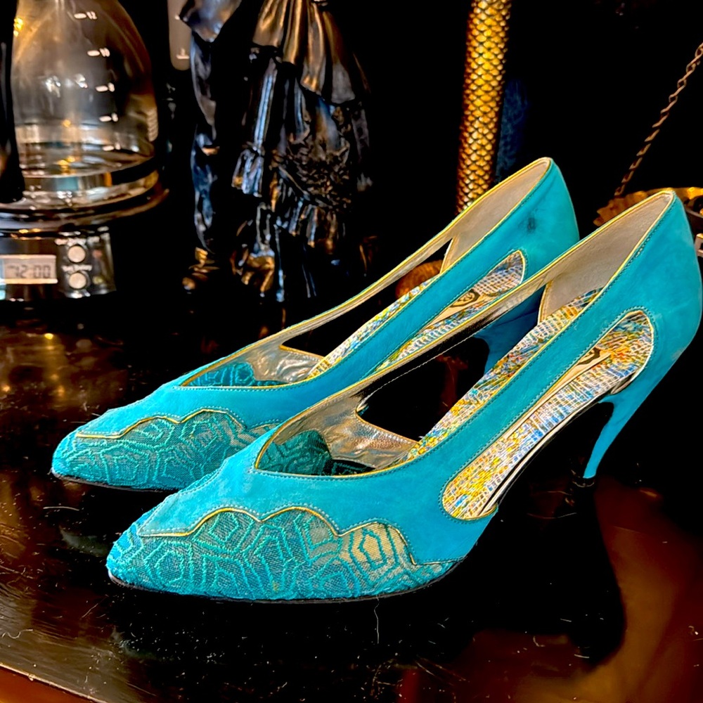 Vintage teal kitten heel